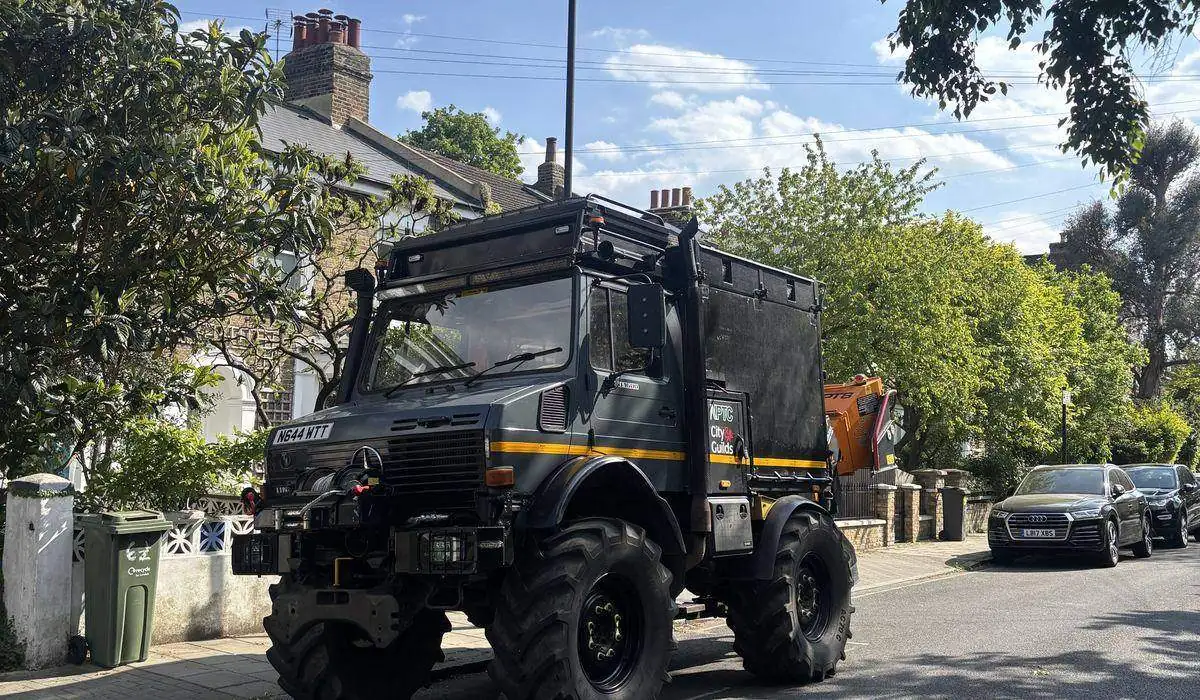 Ferguson Forestry Unimog U2150L38 with front-mounted Schliesing chipper